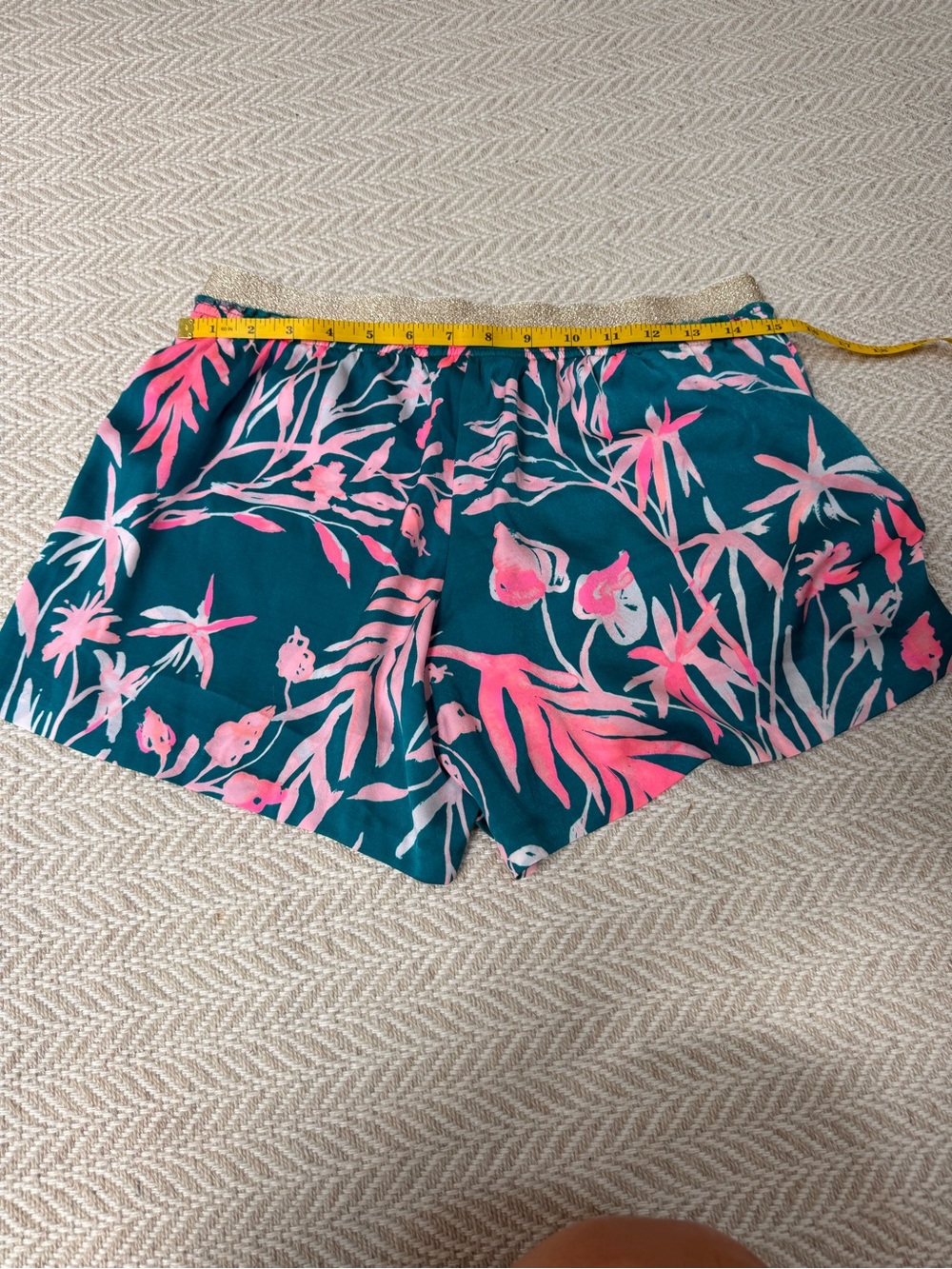 Lilly Pulitzer Rylan Short - Size M - Picture 4 of 4